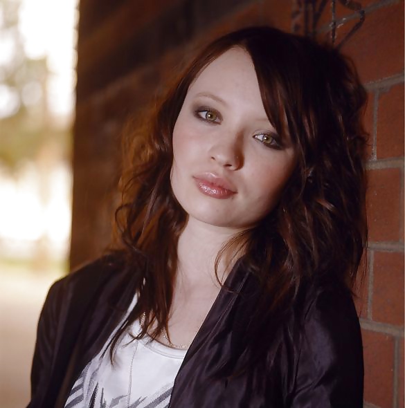 Emily Browning #30037179