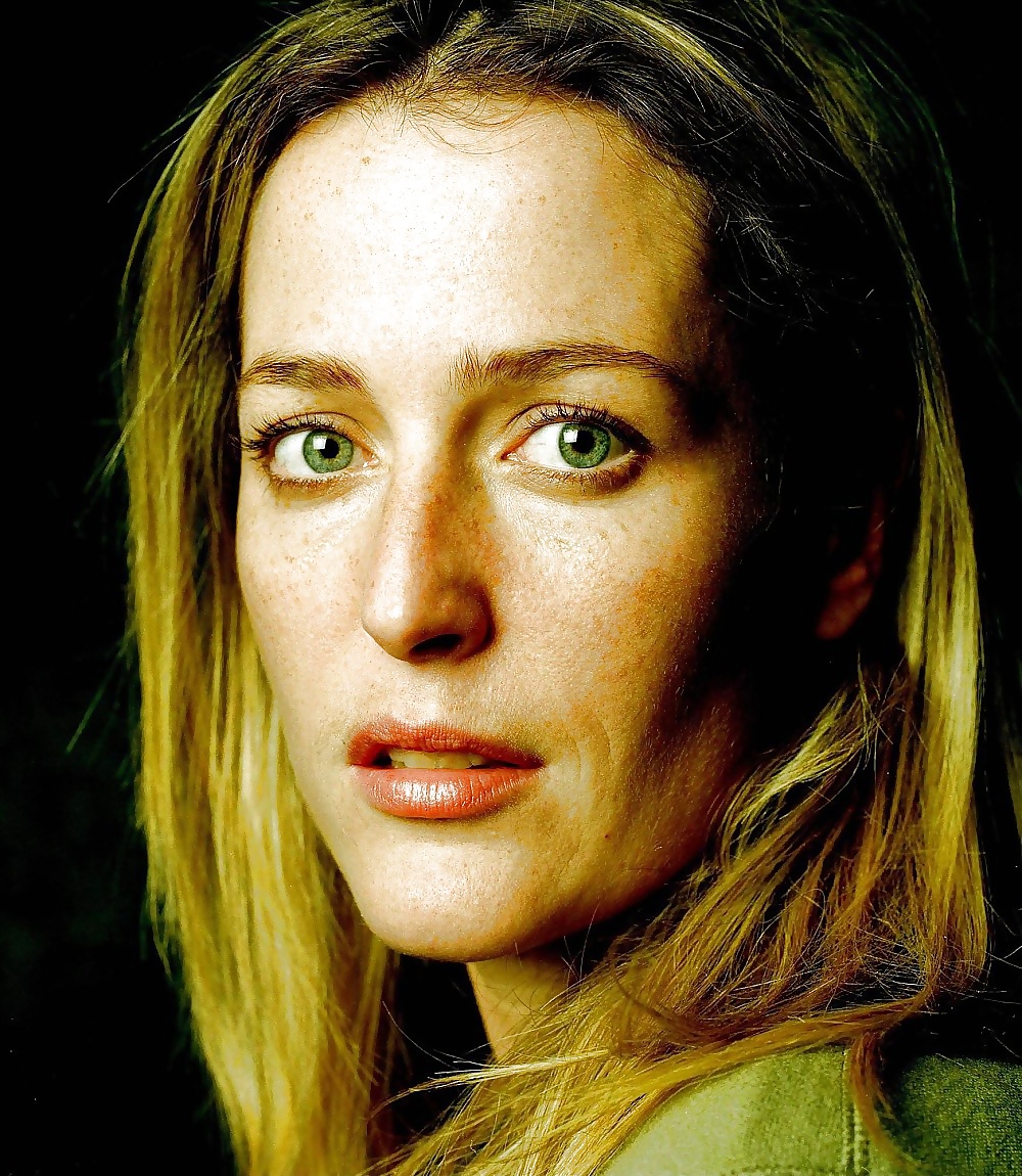 Gillian Anderson #29626416