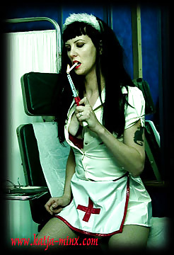 Enfermera fumadora
 #26416431