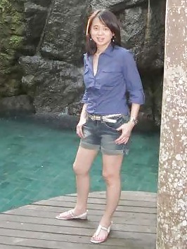 Pinay Chinese MILF With White Sexy Legs & Feet #23673971