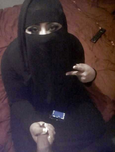 HOT ARAB BEURETTE MUSLIMS GIRLS WEARING HIJAB 2 #24125880