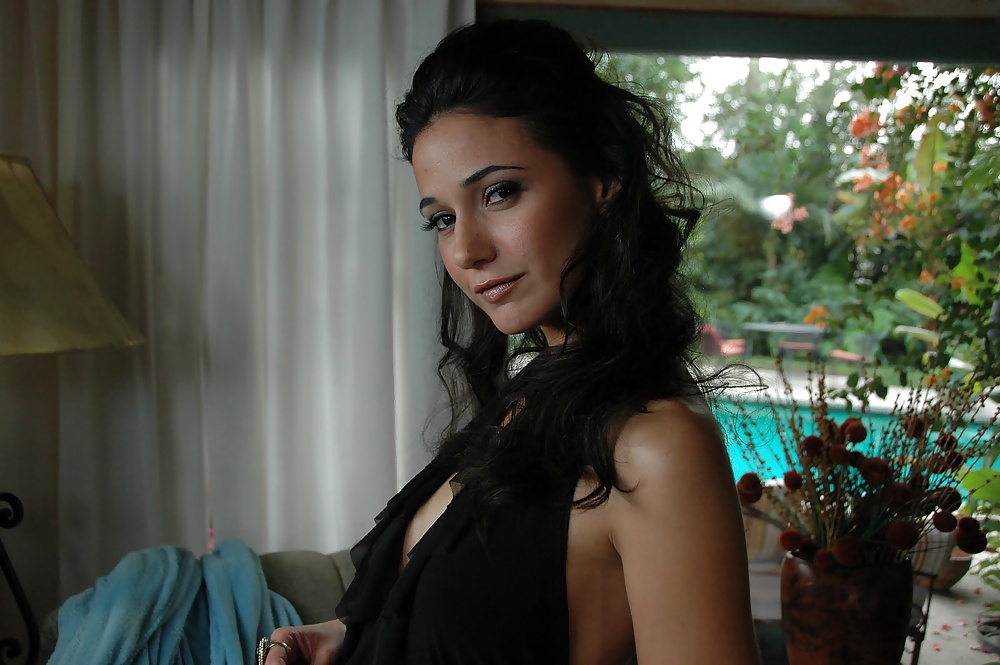 Emmanuelle chriqui 2
 #31966498