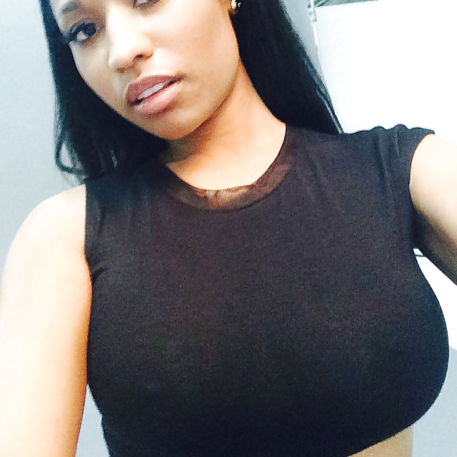 Nicki minaj culo y tetas 2014
 #34290271