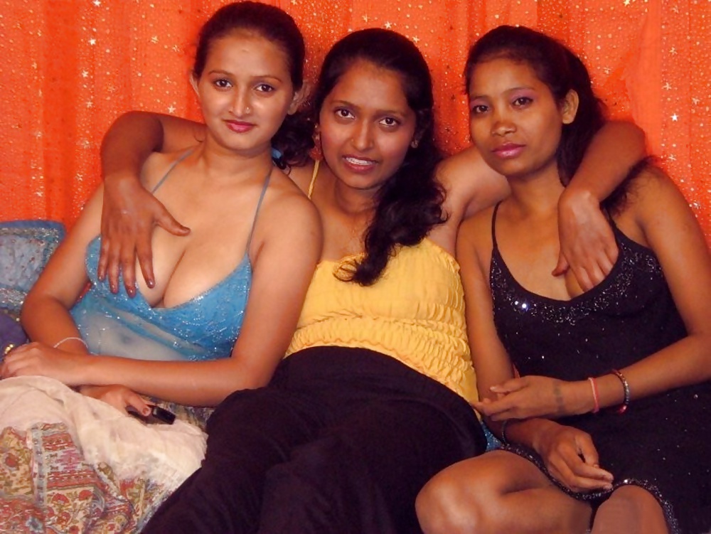 Brown women #26640122