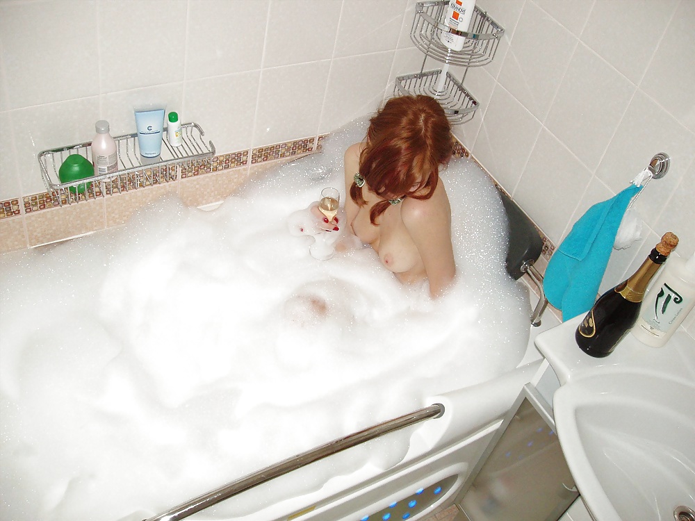 Redhead Getting Clean then Dirty #27190387