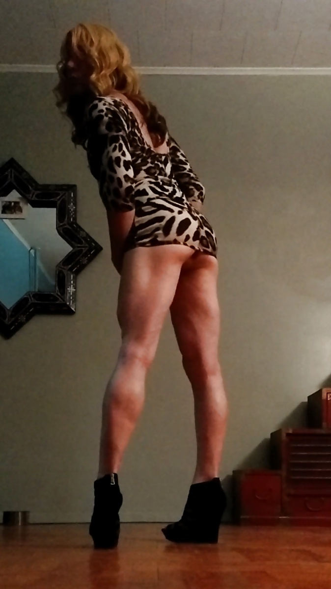 Kitti Cross on the prowl #39768094