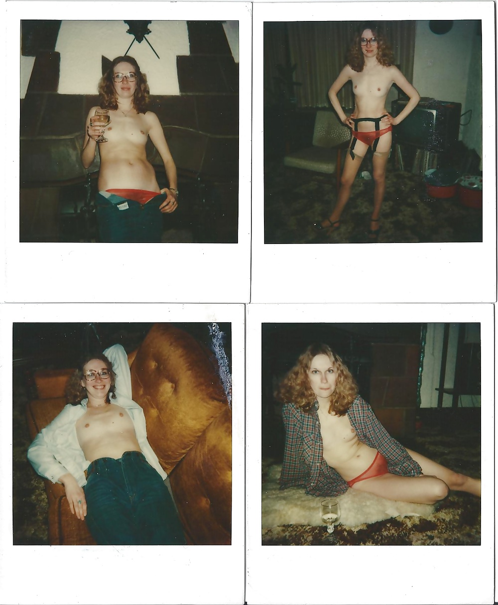 Polaroid e foto di nudo retrò
 #40039572