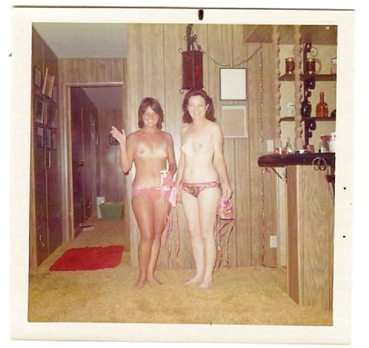 Polaroid y fotos de desnudos retro
 #40040511