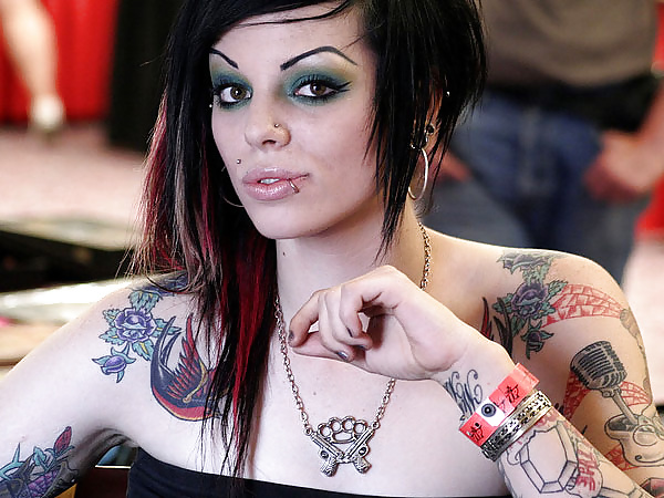 Emo girls with nice tattoos #28784932