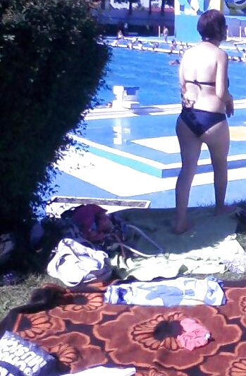 Spy sexy vecchio + giovane in piscina rumeno
 #31586610