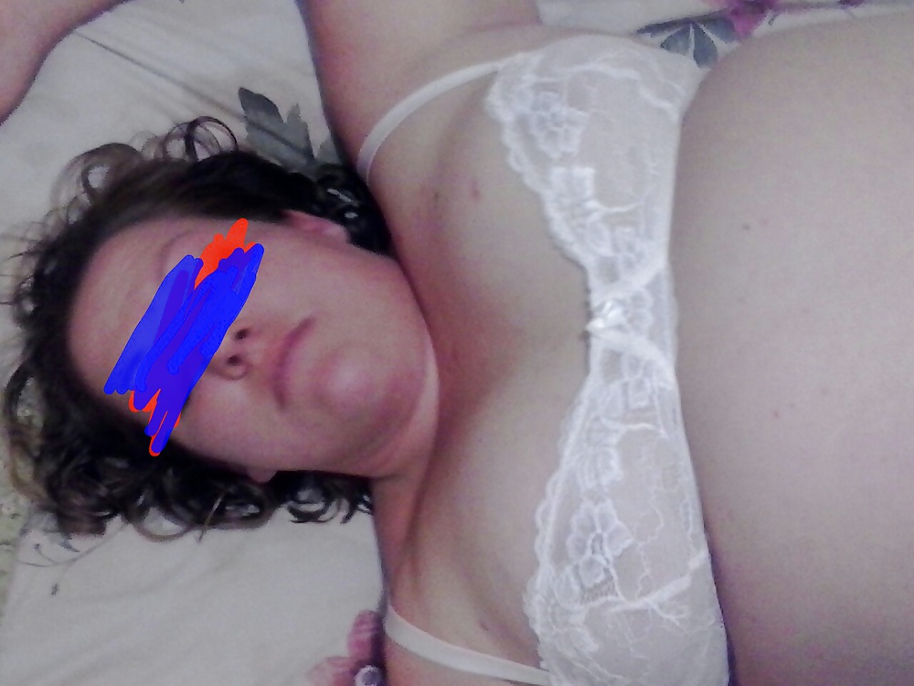 Wife in a sexy cloths....Please comment #28175710