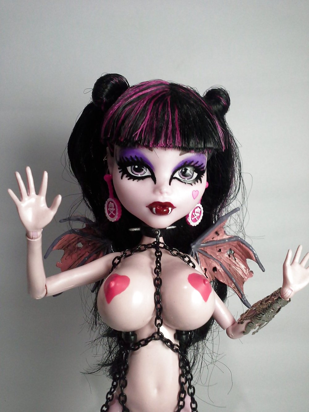 Busty big boob monster high dolls
 #24353510