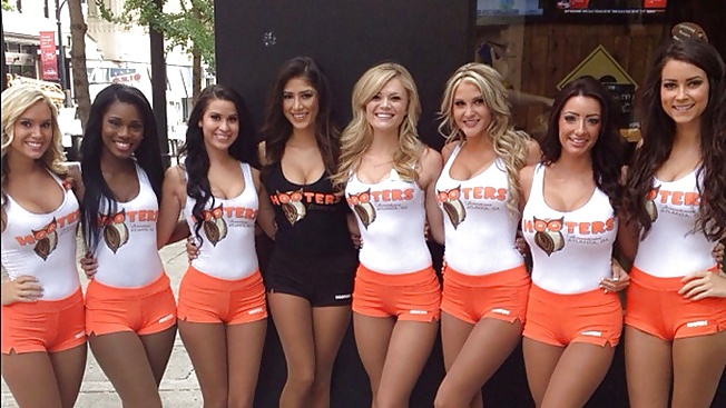 Hooters Babes Which one would you fuck and how?!  #40269625