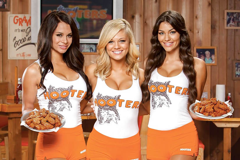 Hooters Babes Which one would you fuck and how?!  #40269631