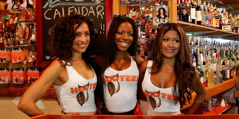 Hooters Babes Which one would you fuck and how?!  #40269670