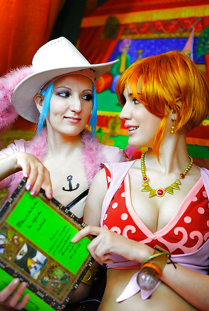 Nami cosplayers (One Piece) #29341435