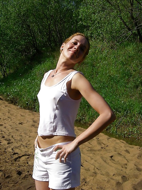 Braless 2
 #34109600