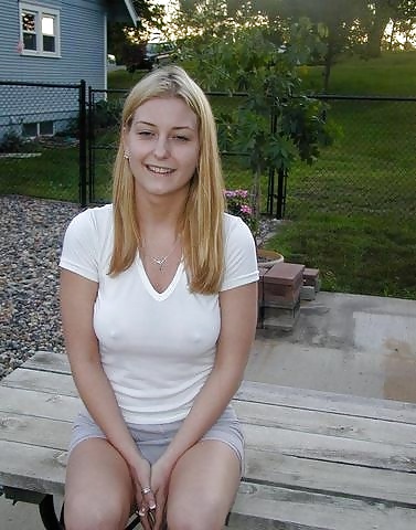 Braless 2
 #34109666