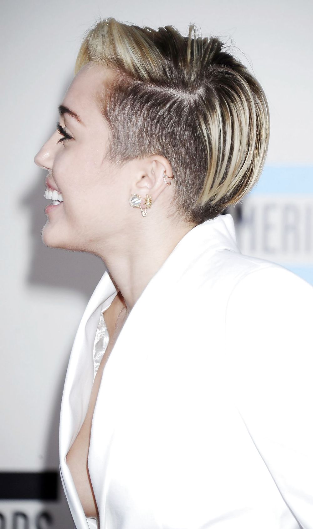 Miley Cyrus - cagna da scopare
 #23649170