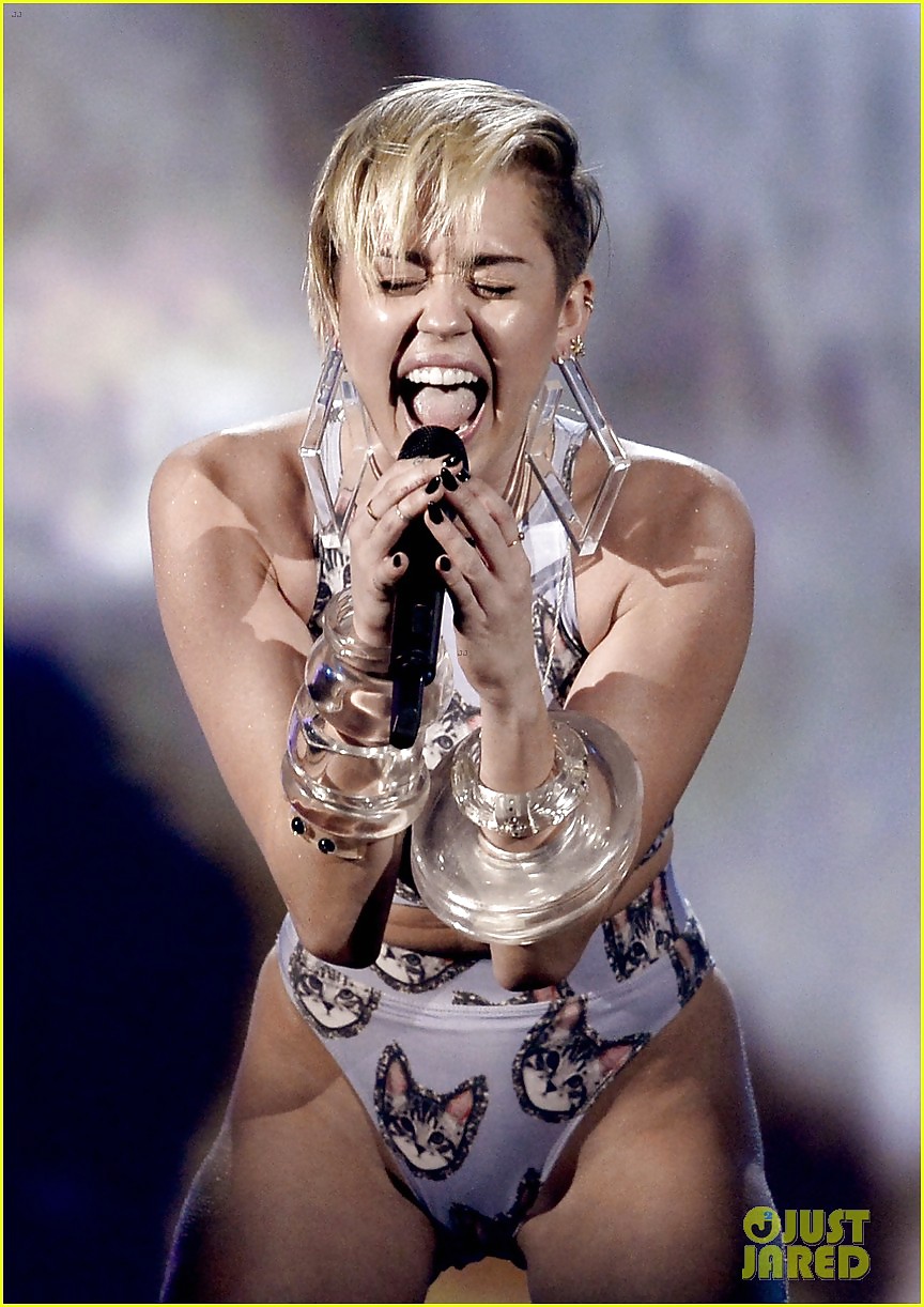 Miley Cyrus - Hündin Zu Ficken #23649200