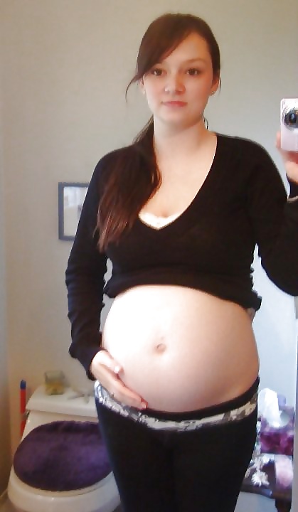 Nackte Schwangere Bauch - Nackten Schwangeren Bauch #30728777