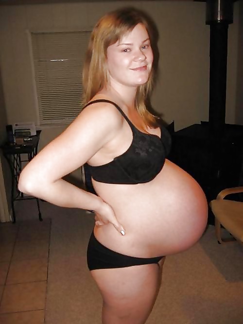 Enceinte ventre nue - nudo pancia incinta
 #30728796