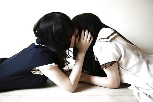 Lesbian Kiss #31690066