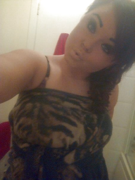 Would you empty your balls in chubby chav Sammi?  #30470000
