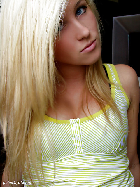 女の子7
 #28712480