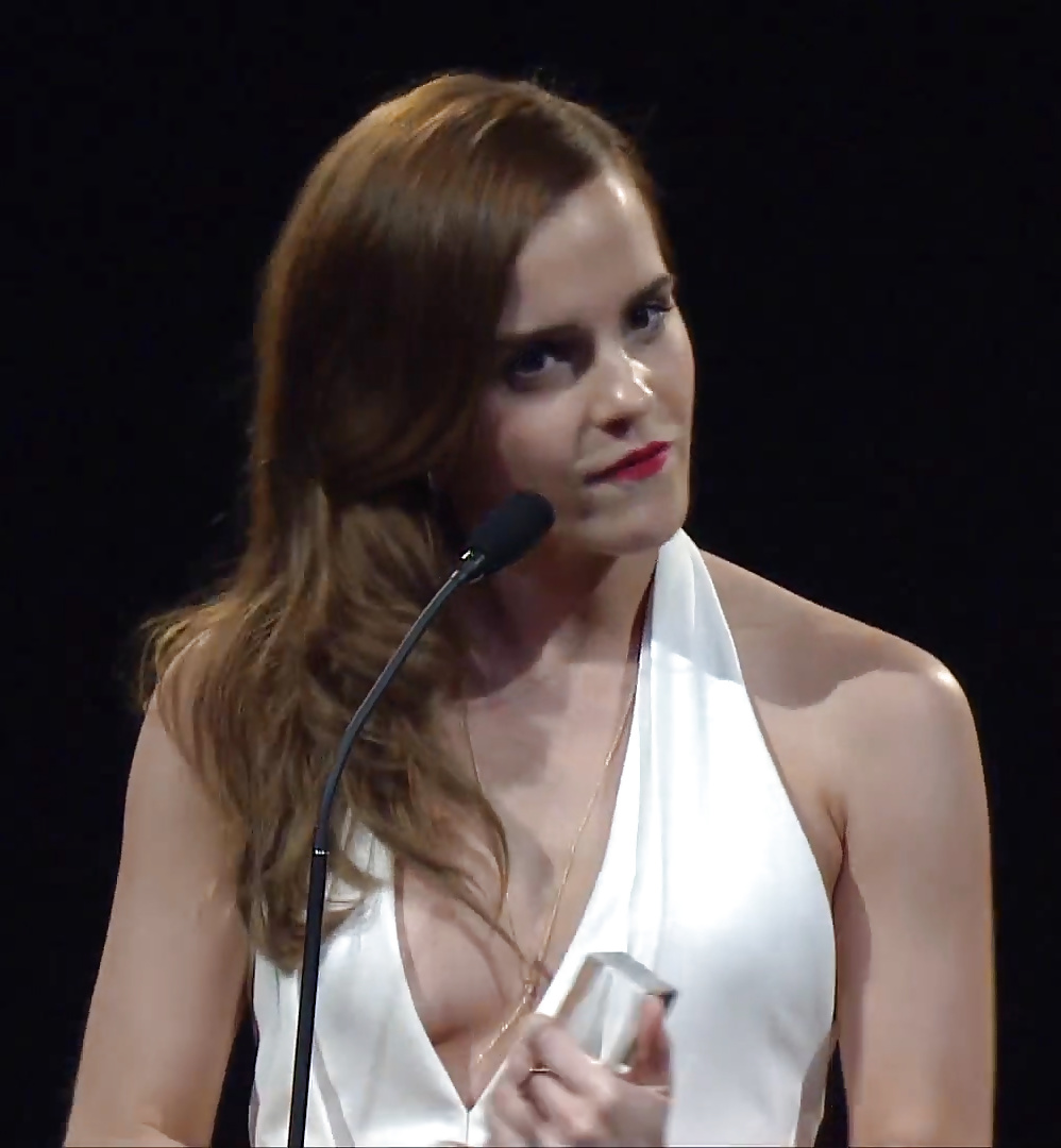 Emma Watson - Braless Spaltung Bei Modepreis, Dezember 2014 #38929860