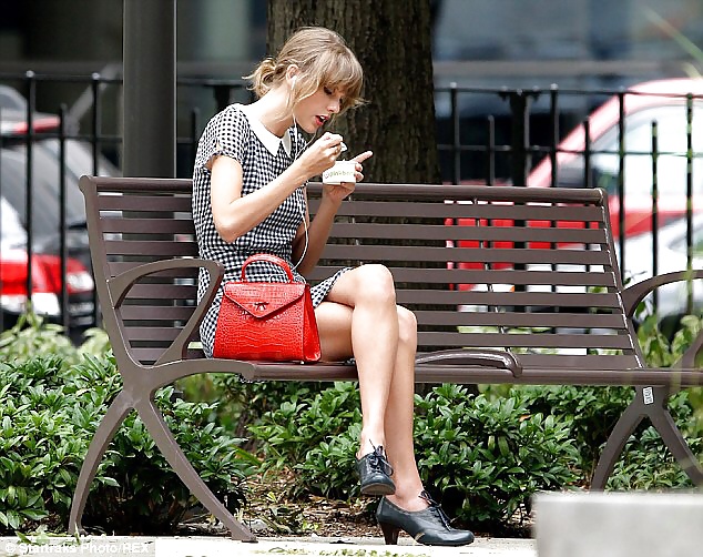 Taylor Swift Enjoying Some Alone Time In NYC #33148467