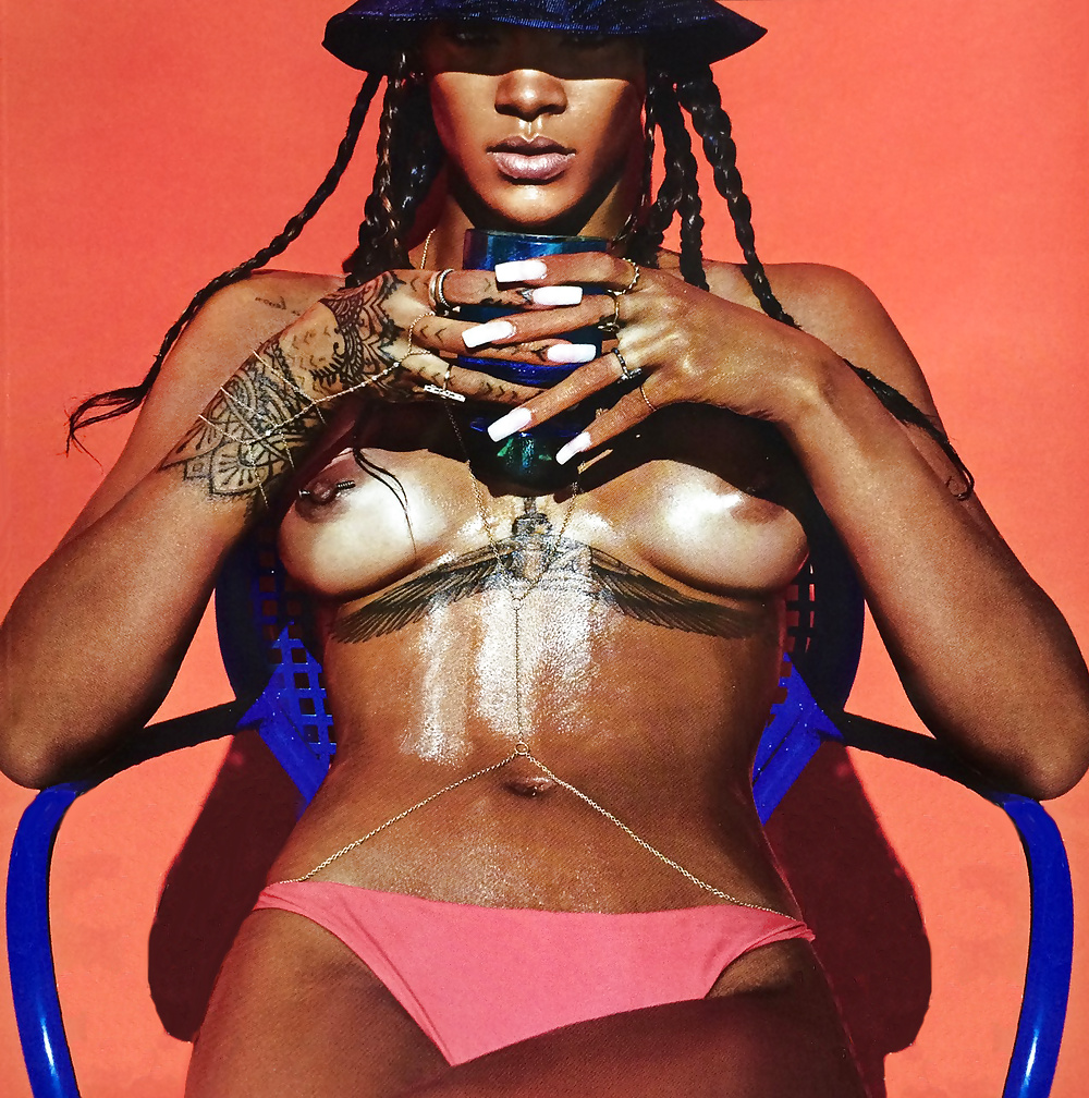 Rihanna nuda in lui magazine hot
 #28468177