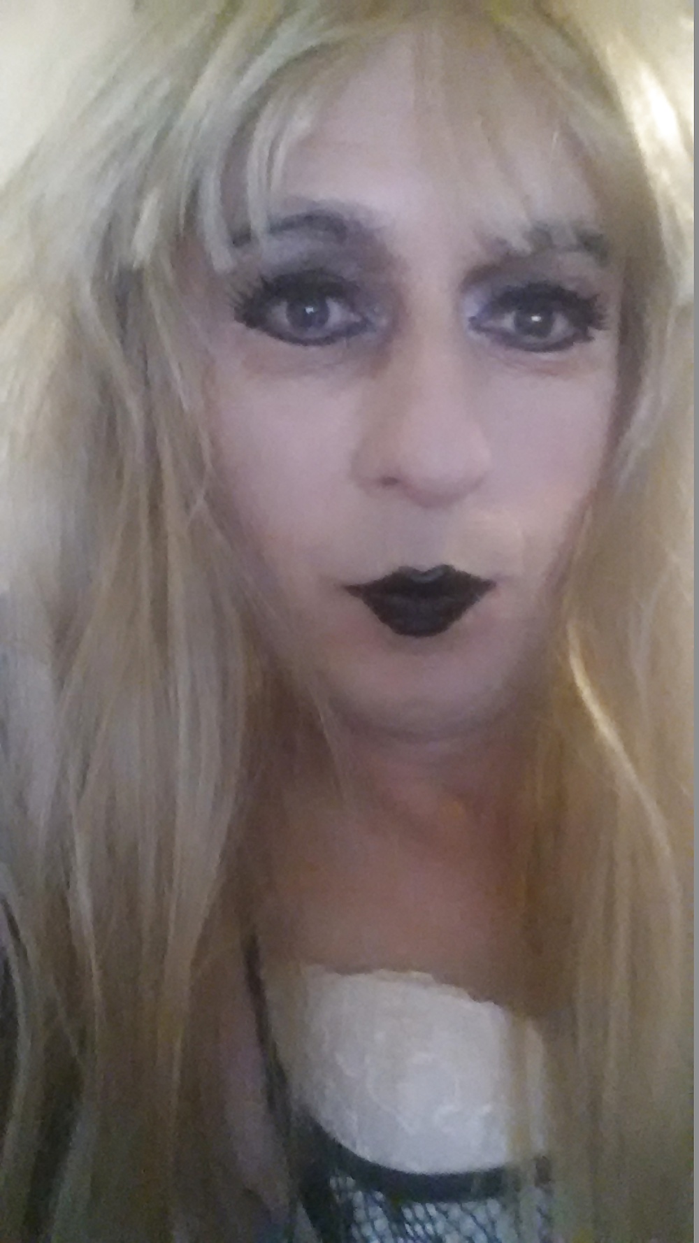 Más de mí con el lápiz labial negro en
 #41007027