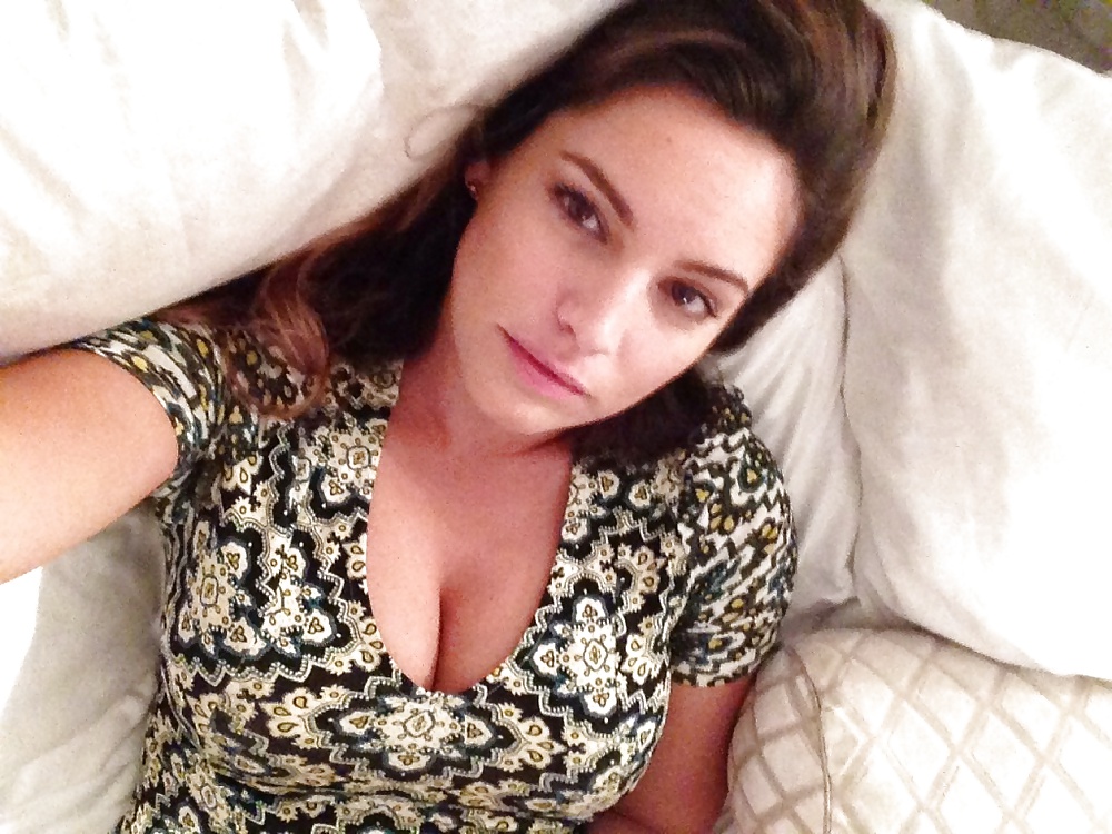 Kelly Brook foto trapelate!!!
 #31197703