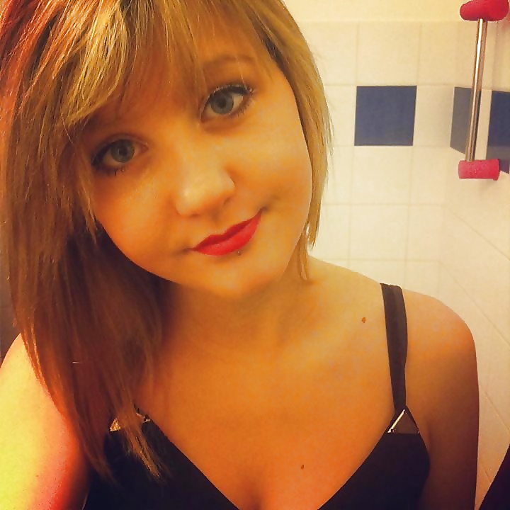 Blond Verfickte Hure #31375529
