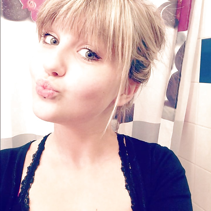 Blond Verfickte Hure #31375537