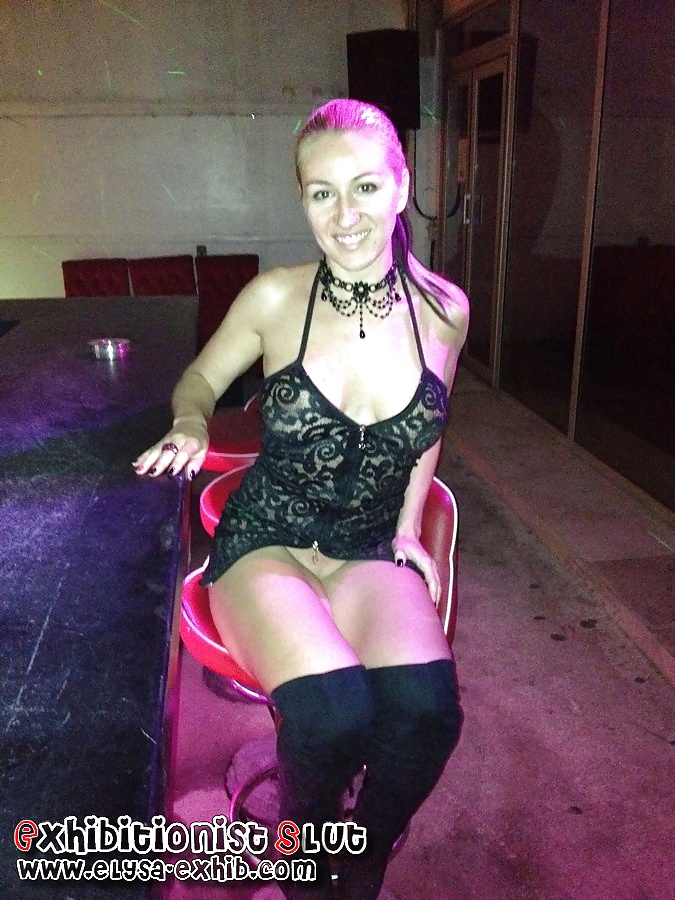 Flashing con unos trajes transparentes
 #27256666