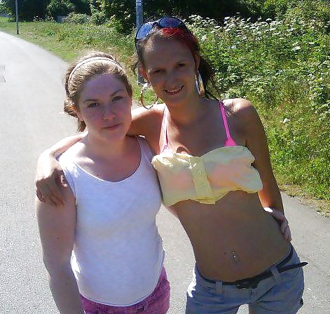 Skinny Chav mom aged 26 from Hull British , English, UK #39395822