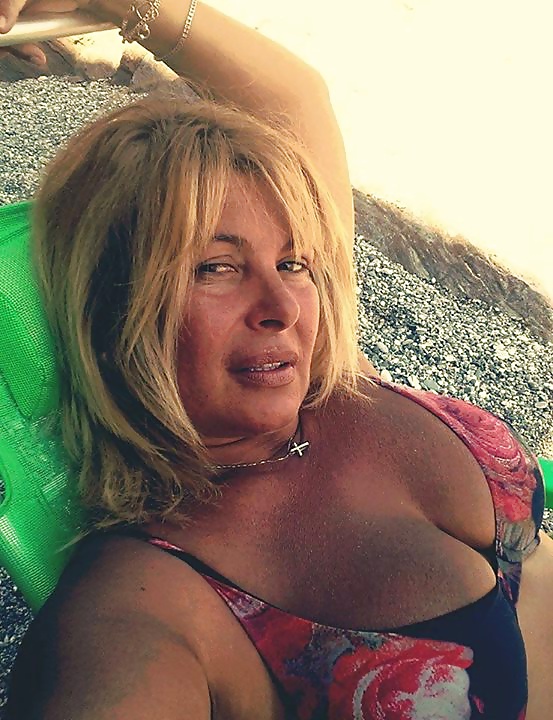 Busty Milf on Holiday #30153186