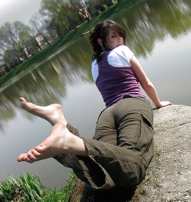 Más pies
 #28923124