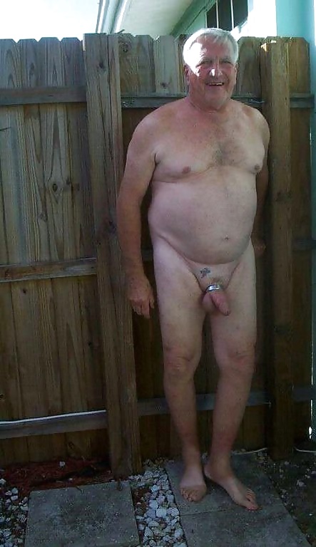 Hombres mayores desnudos 34.
 #26538301