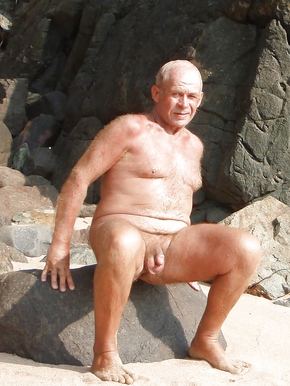 Hombres mayores desnudos 34.
 #26538338