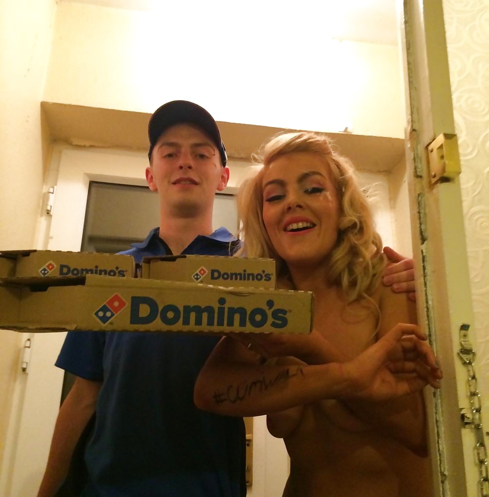 Dominos Pizza Gesichts #32347953