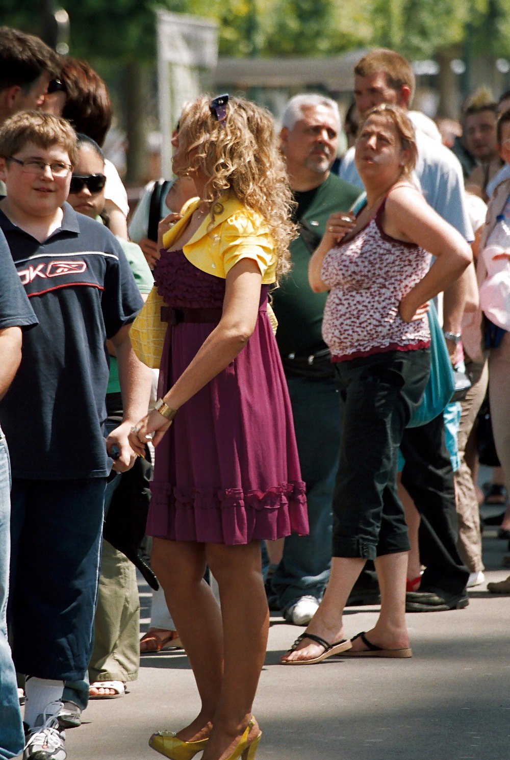Stocking girls in public. Paris, june 2008 #35789453