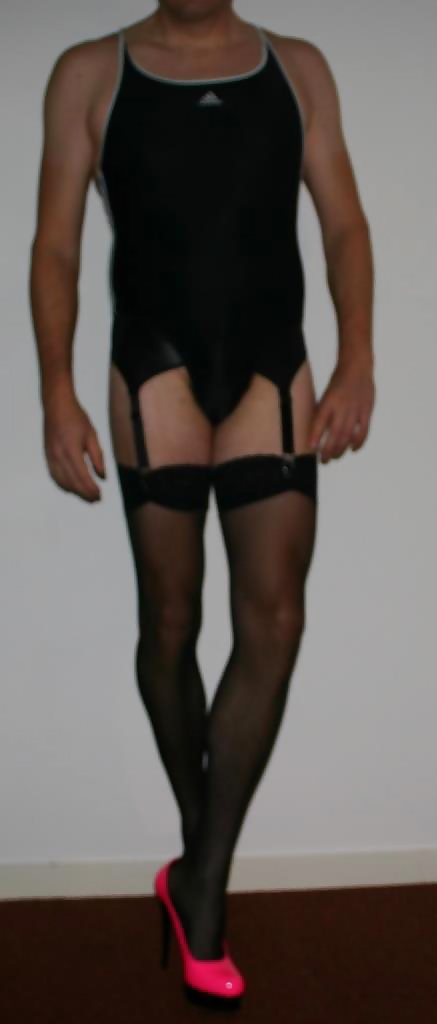 Hmmm amano crossdress in spandex, lycra e costume da bagno
 #30799991