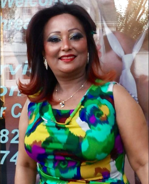 Mrs mahat (madre nepalí super sexy)
 #39133843