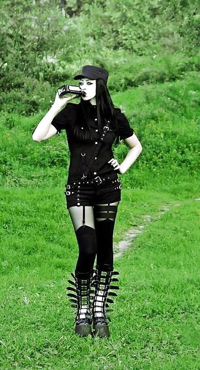 Gothic an Wykked )o(   #26684842