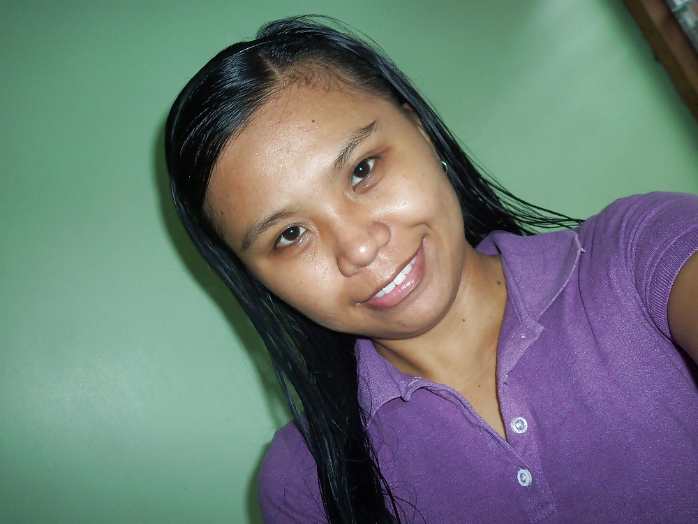 Su nombre es ivy ella es filipina la conoció en línea 
 #24790945