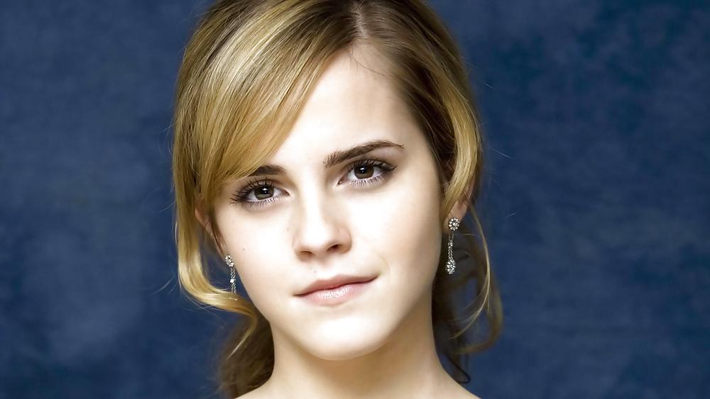 Emma Watson Smokin Tapeten! #24620557