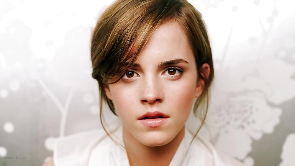 Emma Watson Smokin Tapeten! #24620567